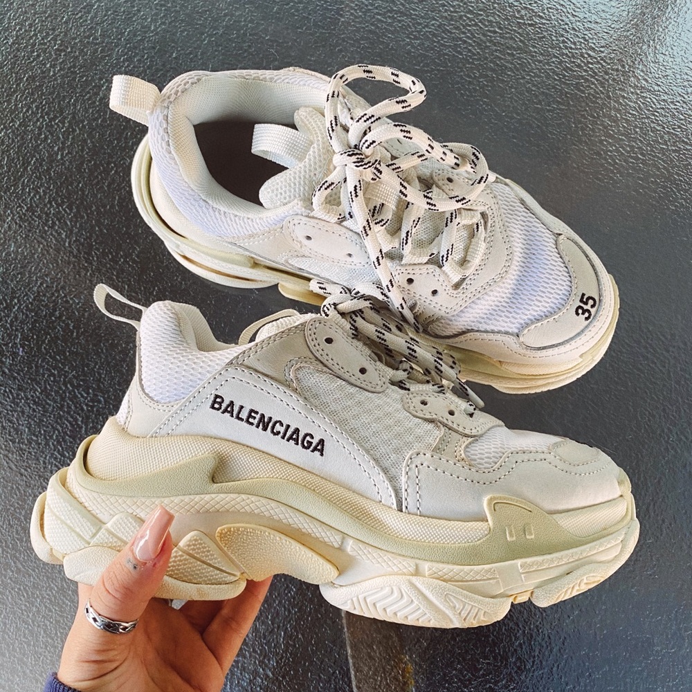 BALENCIAGA TRIPLE S SNEAKERS SIZE 5 (women’s)